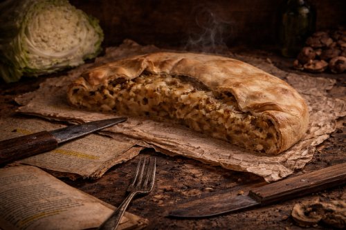 Пирог с капустой средний